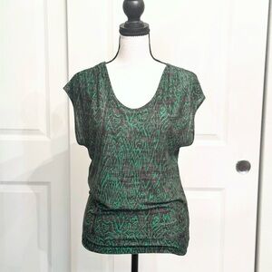 The Podolls Green and Black Wood Grain Print Short Sleeve Blouse Top, size XS